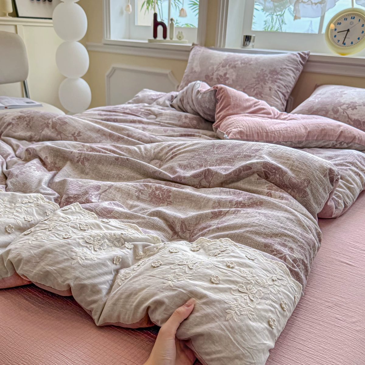 طقم لحاف نفرين بحاشية من الدانتيل ، ٣ الوان